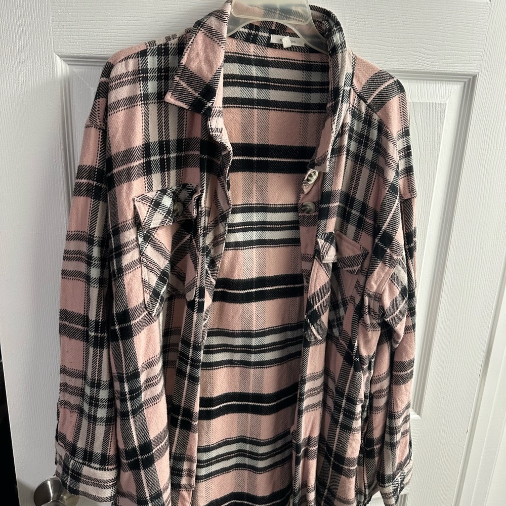 Maurices Shacket. Like new. Smoke free home worn a handful of times.
